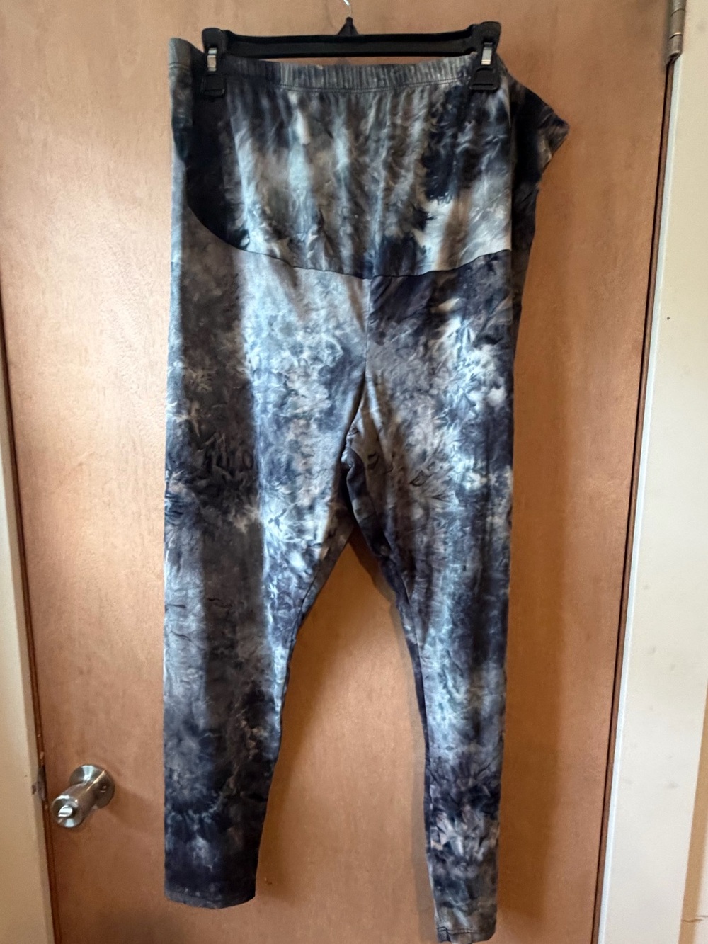 Hybrid & company Gray Tie-Dye Leggings